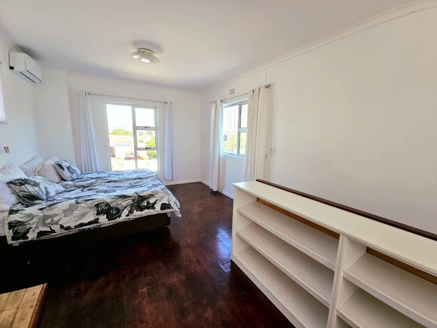 4 Bedroom Property for Sale in Marina Da Gama Western Cape
